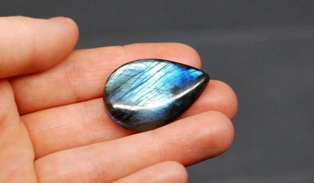 Cabochon Labradorit  albastru flashy  40.5 carate -IBN0041