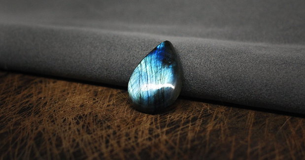 Cabochon Labradorit  albastru flashy  40.5 carate -IBN0041