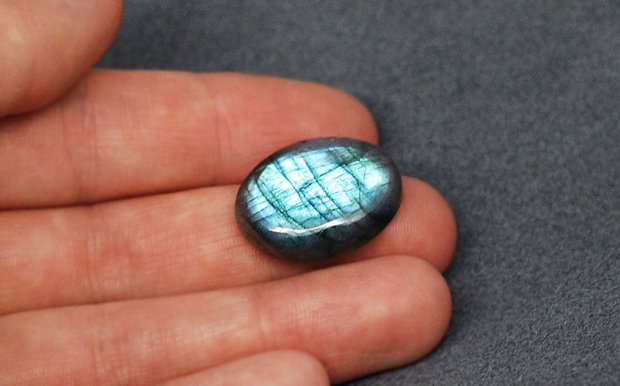 Cabochon Labradorit Oval - 17.5 carate - IBN 0066