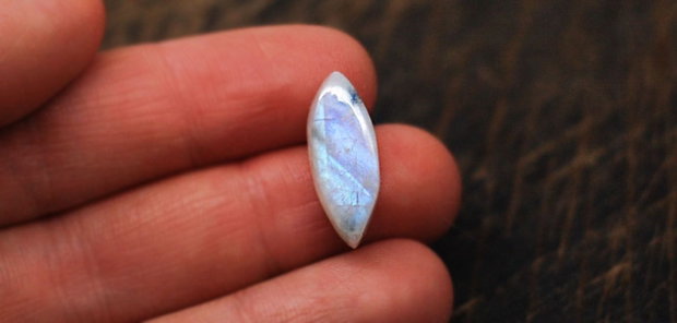 Moonstone marquise neregulat flashy - aprox 20 x 8 mm