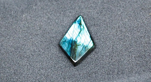 Cabochon Labradorit  romboid - 21.5 carate -IBN0047