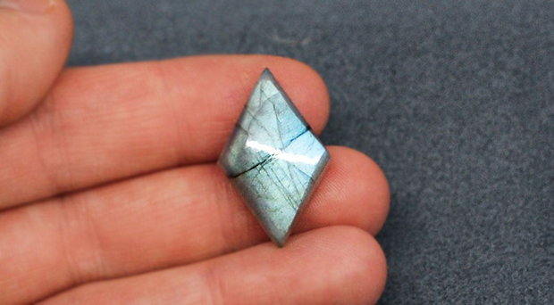 Cabochon Labradorit - GRATUIT -  pentru comenzi de peste 99 ron - IBN0035