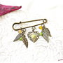 Brosa vintage cu trandafir galben jad si cristale Swarovski