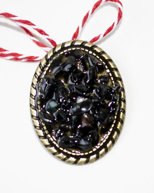 Martisor obsidian, Brosa pietre naturale