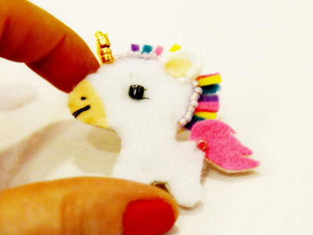 Brosa Martisor - Lovely unicorn with pink tail