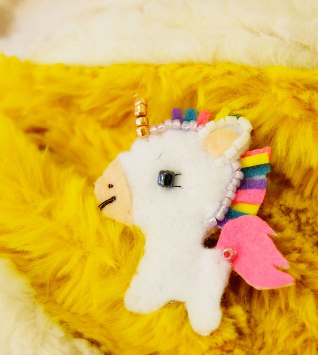 Brosa Martisor - Lovely unicorn with pink tail