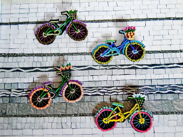 Brosa Martisor - Bicicleta Larisei