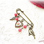 Brosa vintage cu trandafir corai jad si cristale Swarovski