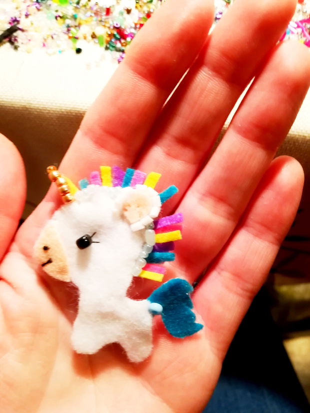 Brosa Martisor - Lovely unicorn with blue tail