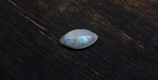 Moonstone marquise flashy - aprox 20 x 10 mm