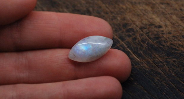 Moonstone marquise flashy - aprox 20 x 10 mm