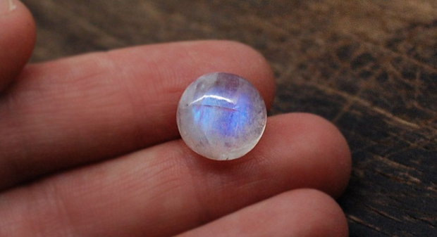 Moonstone  albastru  -  12.5 mm