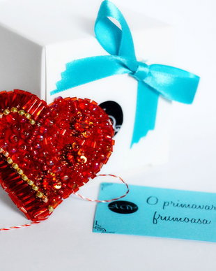 Brosa Martisor - Inimioara Rosie
