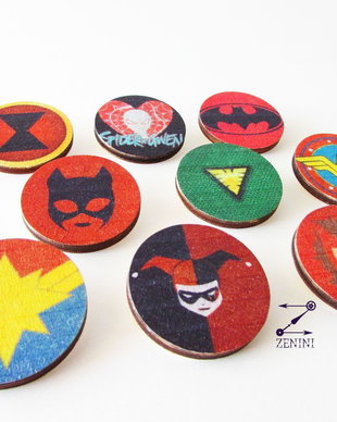 Martisoare cu super-eroine, martisor eroina, martisor wonder woman, martisor catwoman, martisor batgirl
