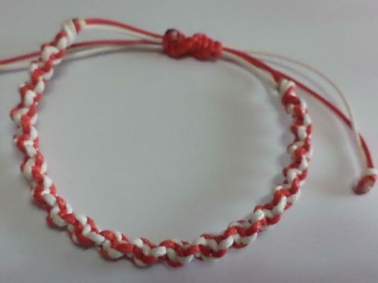 Bratara martisor/bratara micromacrame/bratara alb rosu