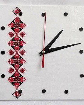 ceas cu motiv traditional 32032