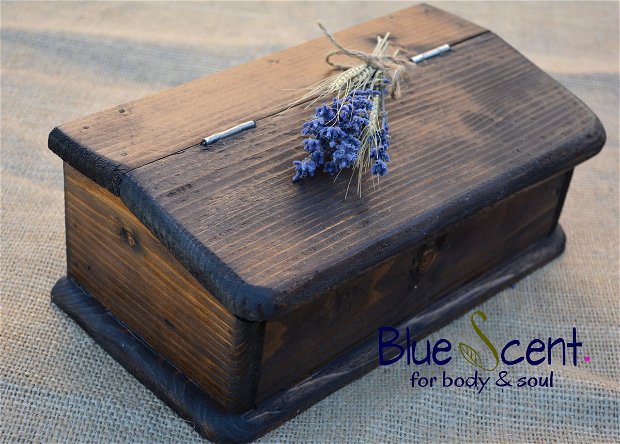 Set cadou-cutie rustica din lemn lucrata manual si 7 sapunuri-BlueScent
