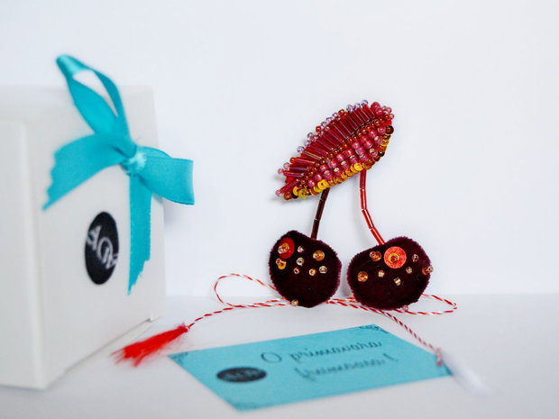 Brosa Martisor - Cirese de catifea