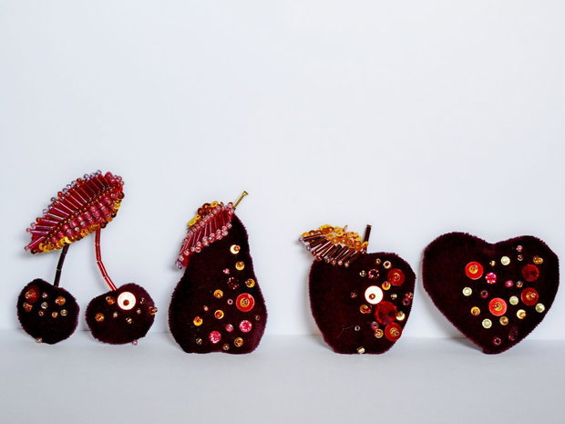 Brosa Martisor - Cirese de catifea