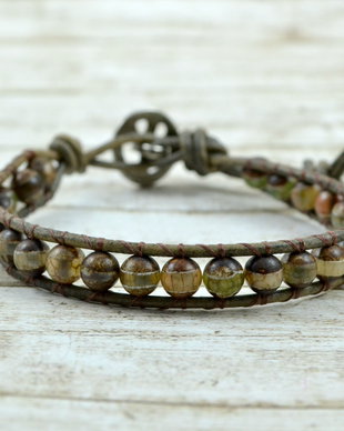 Bratara barbateasca cu snur de piele si agate tibetane ''Zen''