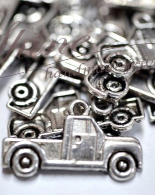 Charm camioneta, argintiu antichizat