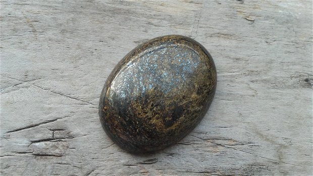 Cabochon bronzit, 40x30 mm