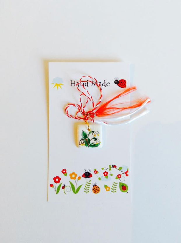 Martisor ghiocel din portelan, modelat si pictat manual