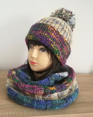 Fular si Caciula tricotata manual fular circular merino infinity beanie