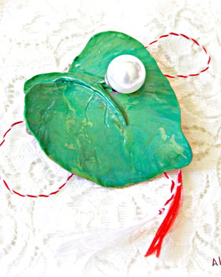 Brosa Frunza verde si perla alba