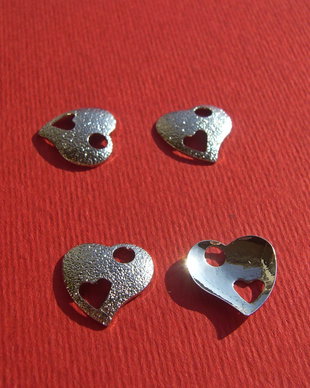 Inimioara argintie satinata aprox 2x13.5x13.5 mm