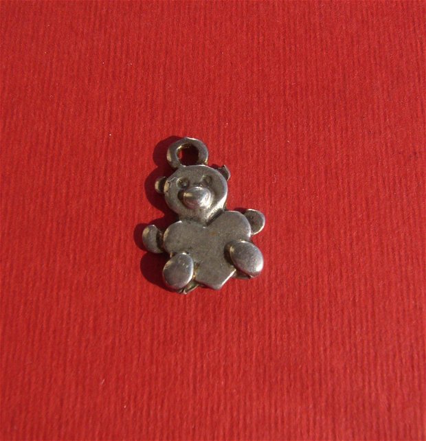 Ursulet din zamac argintat aprox 3x16x21.5 mm (cu anoul)