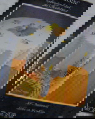 Fata de masa-napron brodat