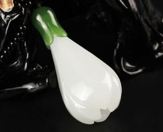 K0013 -  Pandantiv, jad alb, floare ghiocel, 47x18-19mm