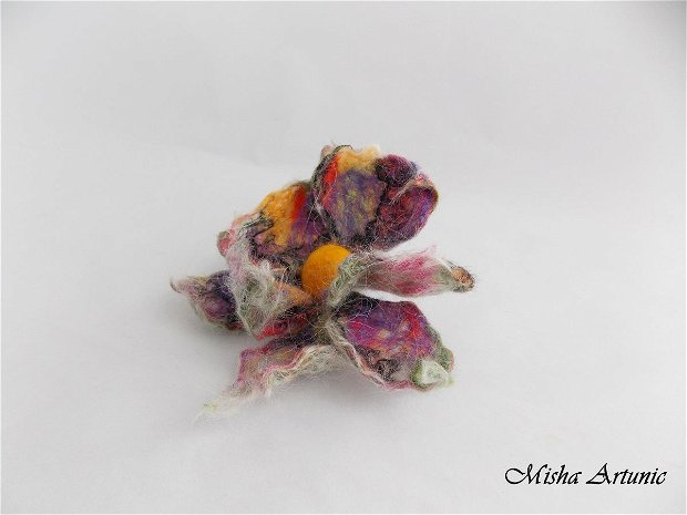 REZERVAT - Brosa Floare multicolora impaslita