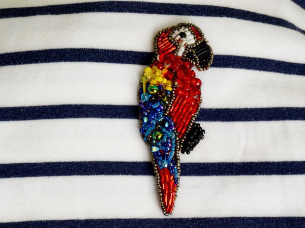 Brosa Martisor - Papagal multicolor