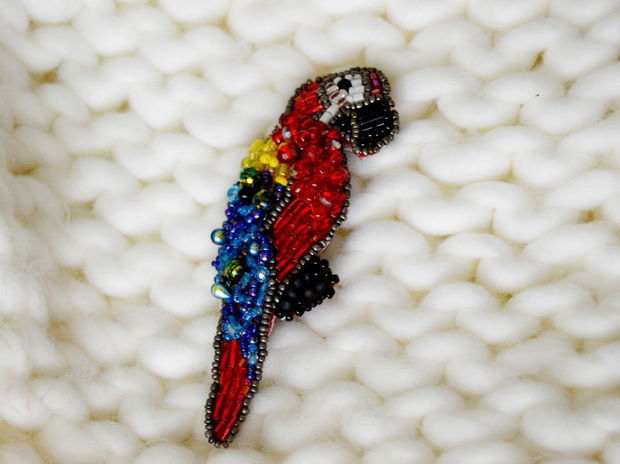 Brosa Martisor - Papagal multicolor