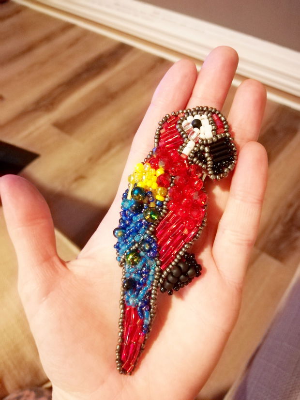 Brosa Martisor - Papagal multicolor