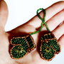 Brosa Martisor - Manusi pufoase si calduroase