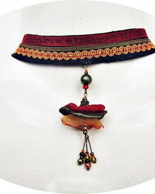 chocker colorat cu clopotel