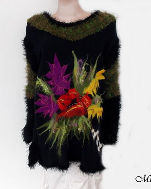 Bluza / Pulover din tricot cu maneci crosetate si flori de vara impaslite