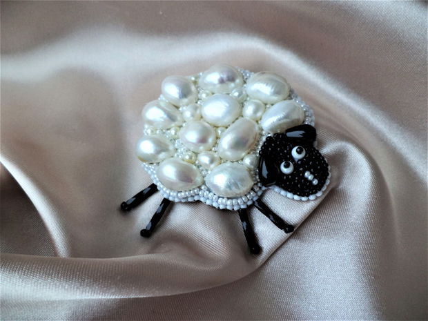 Pearly, Funny Little Sheep - Brosa perle de cultura