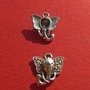 Pandant mic / charm cap elefantel argintiu aprox 4x15x16 mm (cu anoul)