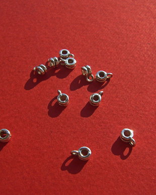(10 bucati ) Agatatoare mica pentru charm / pandant mic / margica aprox 3x4x6 mm (cu anoul)