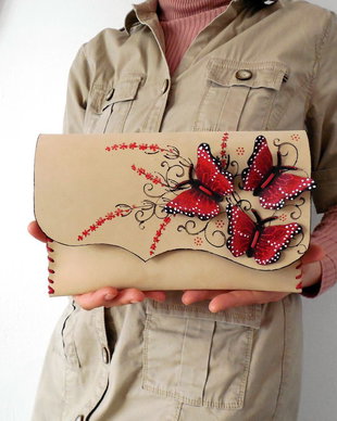 poseta plic handmade unicat din piele - Intense Red Butterflie