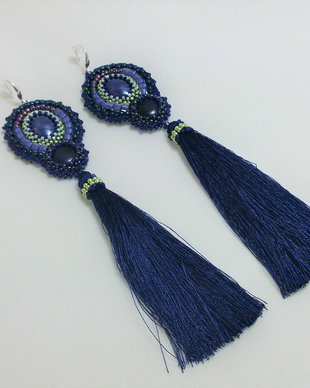 Cercei lungi cu ciucuri violet-bleumarin