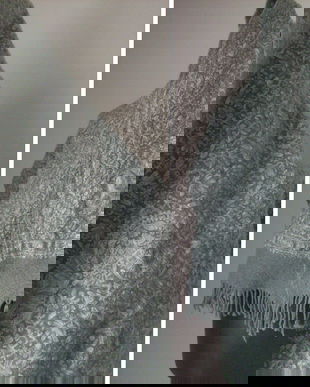 Fular lana BRODAT MANUAL CU ACUL