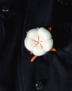 Brosa Floare de bumbac ( din lana)- rezervata
