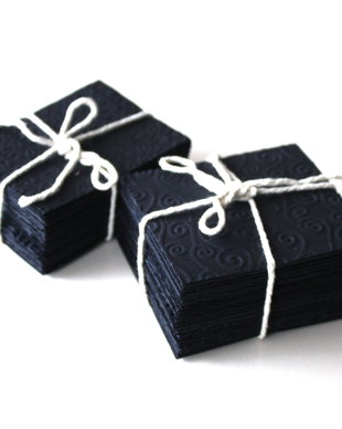 Carton negru embosat