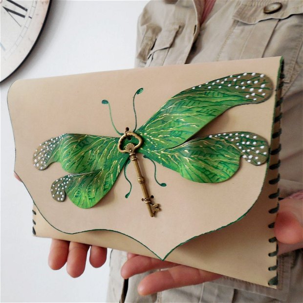 poseta plic handmade unicat din piele - Green Dragonfly
