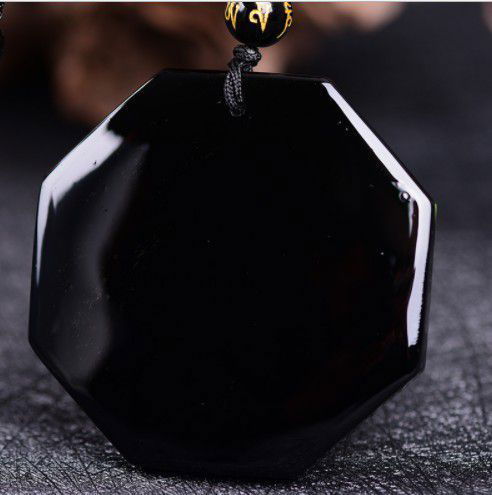 K0097 - Pandantiv, amuleta, talisman, obsidian negru sculptat, bagua, 48x48x11mm REZERVAT